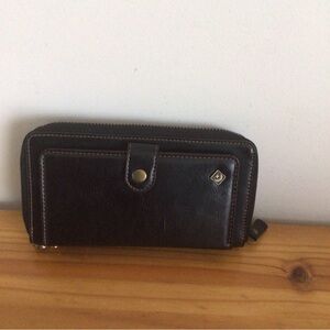POLA Black Leather Zippered Wallet Credit Card Holder